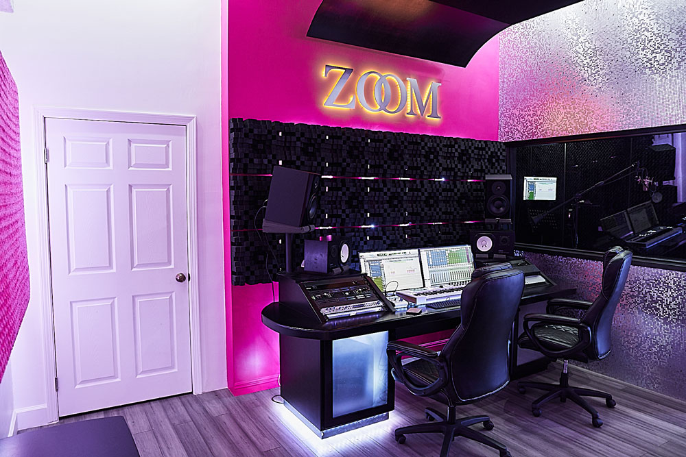 Gallery ZOOM Recording Studio