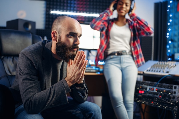 What Should Artists Prepare Before Booking a Studio Session?