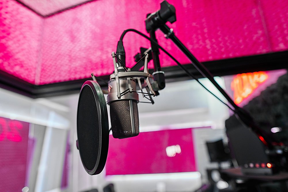 How to Get Hired to Do Voiceovers: A Practical Guide for LA Talent